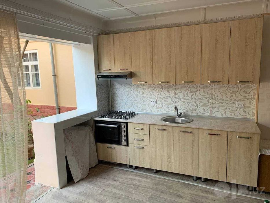 Центре Дом УГЛОВОЙ  3,05 соток Фасад 17*18  ор-р Мирабад Авенью