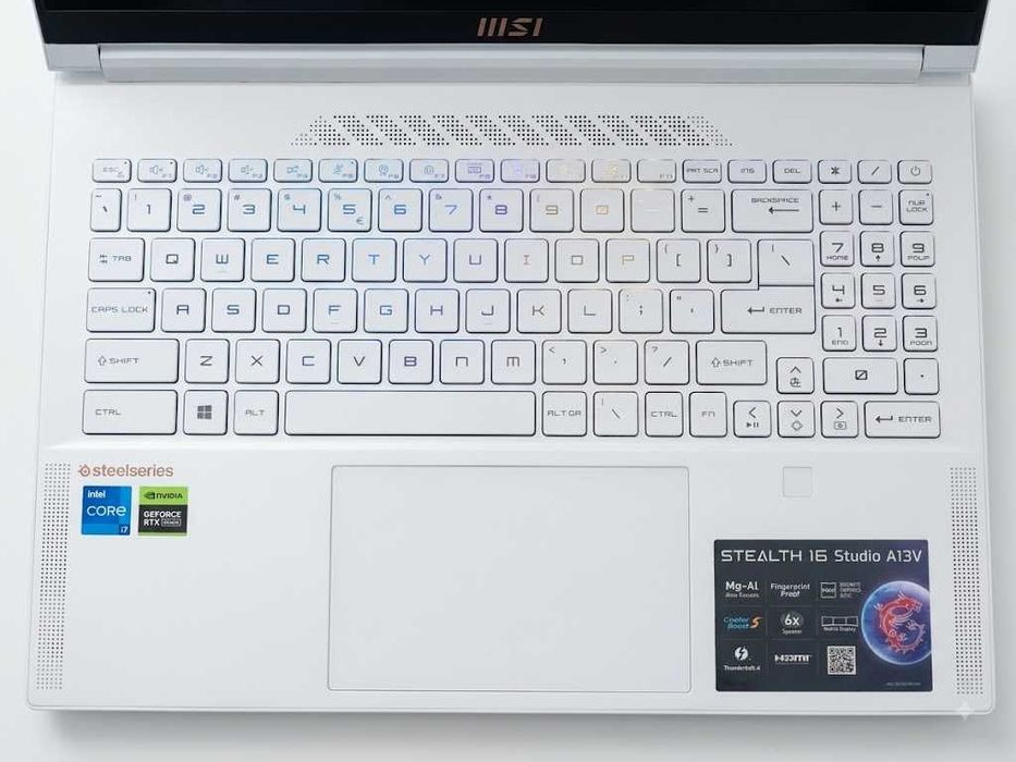 Геймърски лаптоп MSI Stealth 16 – Intel i7, RTX 4070, 32 Гб