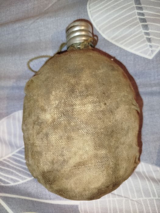 Продаю фляжку питьевую