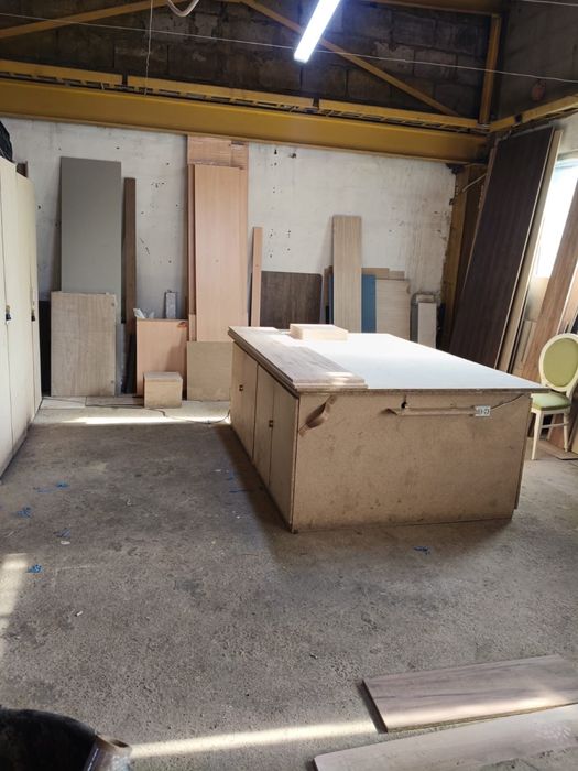 Сдаётся рабочий стол для мебельщика