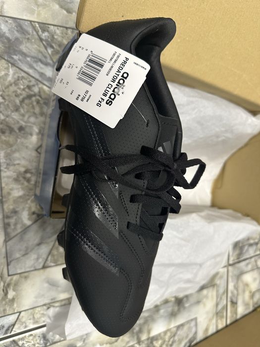 Ghete de fotbal Adidas Predator Club FxG – mărimea 43 1/3