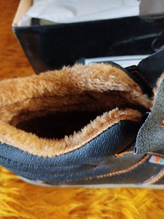 Зимни боти,с бомбе, чисто нови.