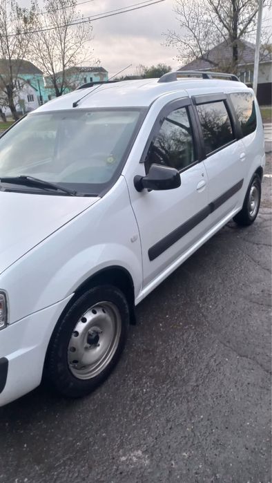 Продам Lada Largus ларгус