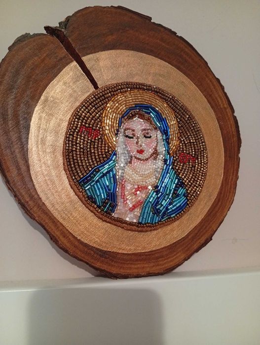 Бродирана икона дева Мария