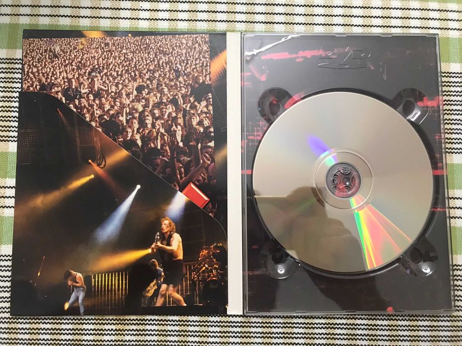 DVD-uri AC/DC, Iron Maiden, Opeth