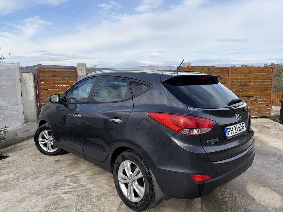 Hyundai ix35 4x4 2.0-136 cp // incalzire scaune// accept schimb