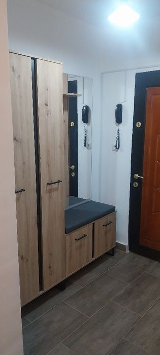 Închiriez garsoniera zona Rogerius
