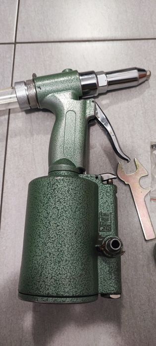 Pistol de nituri popnituri jonesway profesional integral metalic .