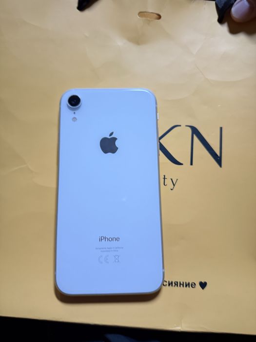 iPhone XR с гарания  о телефоне все работет