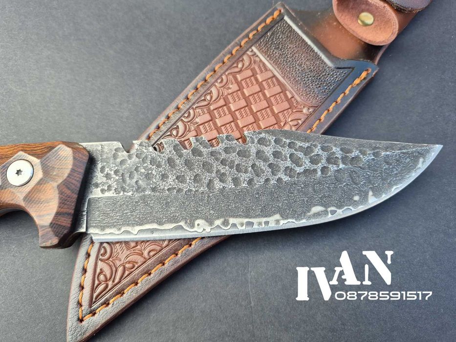 Ловен нож от Дамаска стомана 67 слоя и сърцевина VG10 с кожена кания