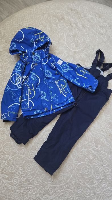 Продам детский костюм на весну