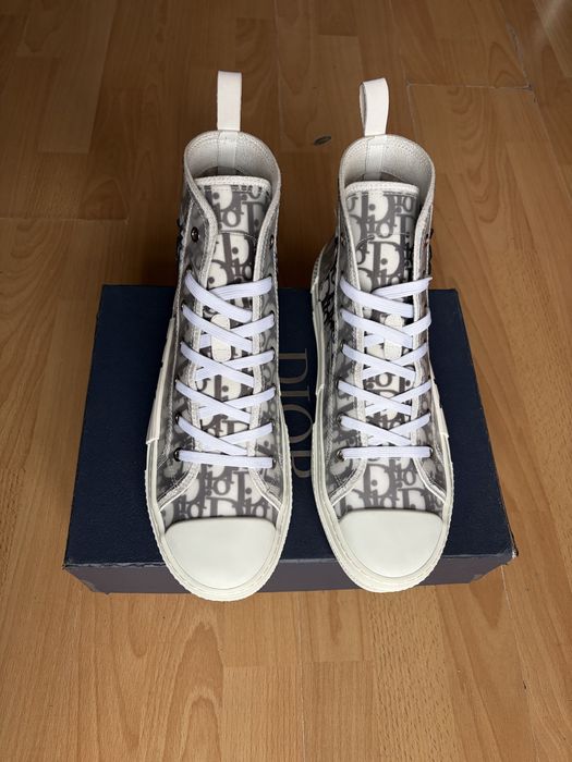 Christian Dior B23