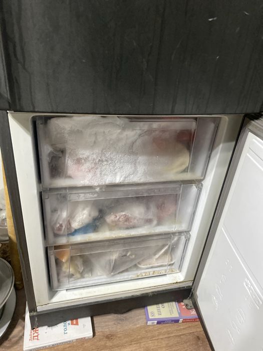 Продаю холодильник