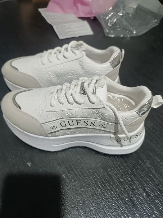 Adidași dama guess