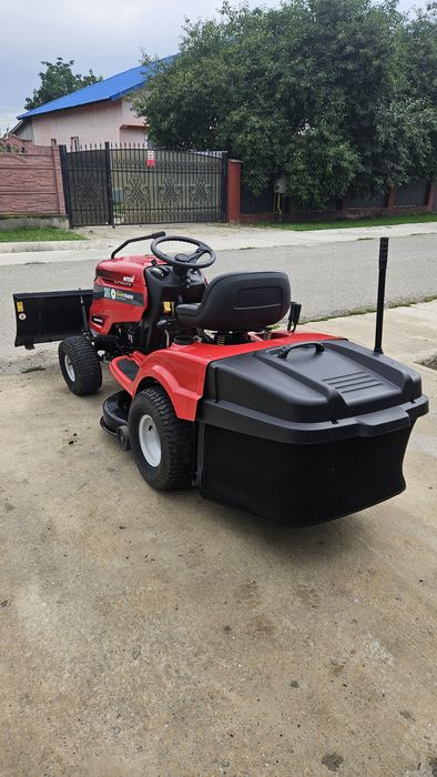 Tractoras de tuns iarba gazon MTD
