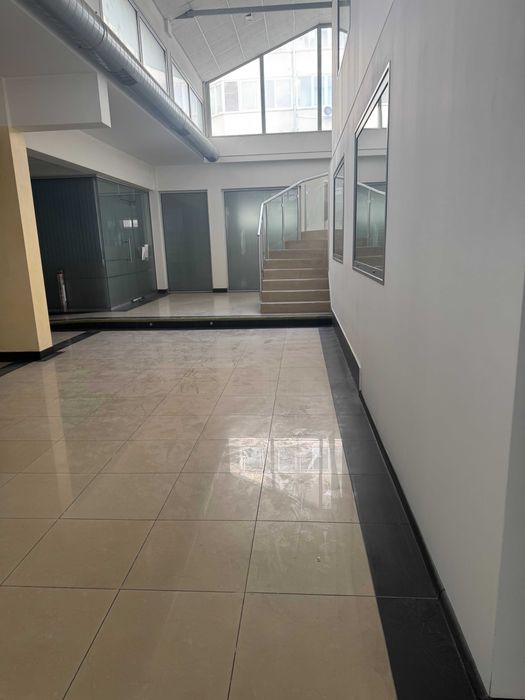 Дава се под наем Офис в Велико Търново, Център - 195 кв.м за 1020 € - Снимка #3