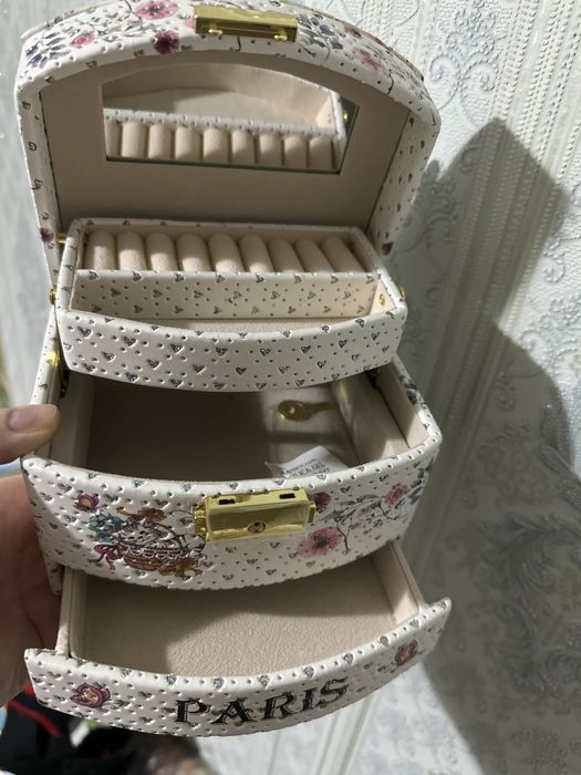 Шкатулка для украшений