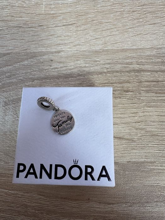 Гривна и талисмани Pandora