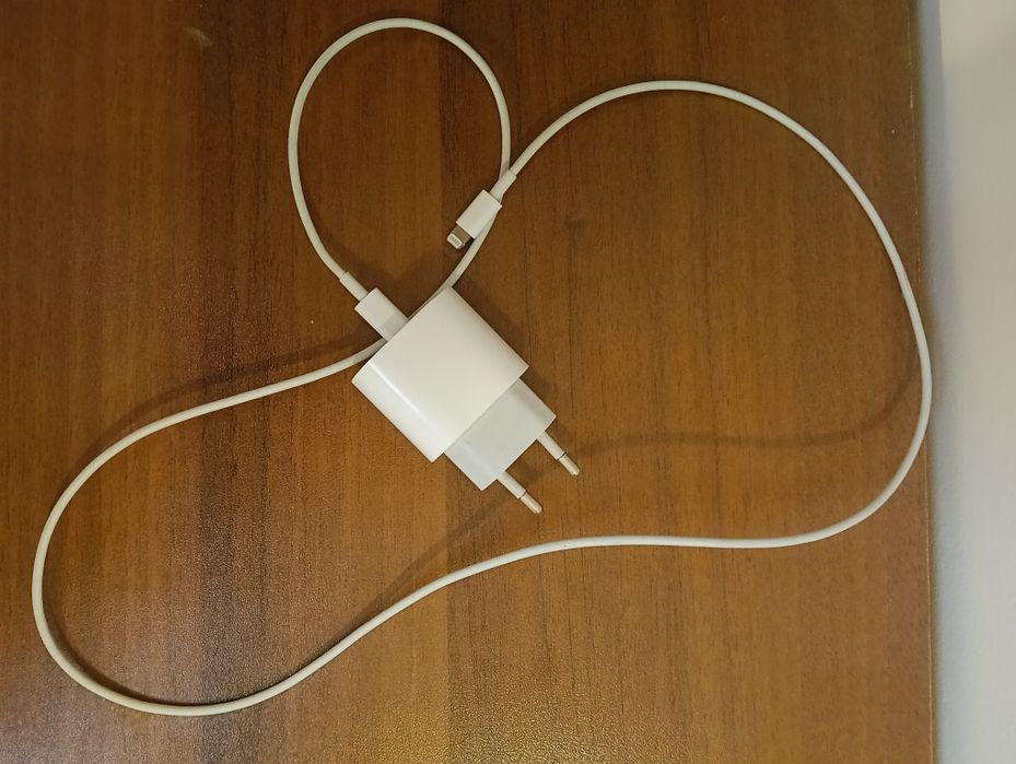 iPhone 12 64 GB с 86% Батерия