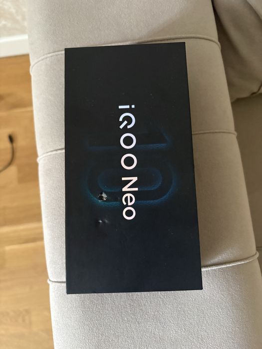 IQOO Neo 10 со сломаным экраном