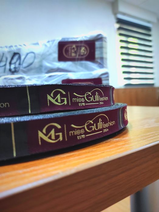 Jakkard toʻqima etiketlar karton birkalar emblema reklama hizmati