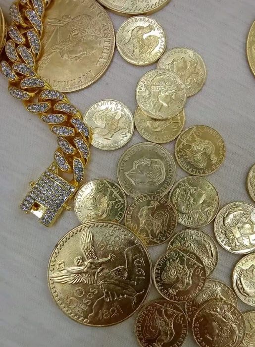 Monede de aur placate cu aur de 24k, monedele ies pe piatra sunt 1/1 c