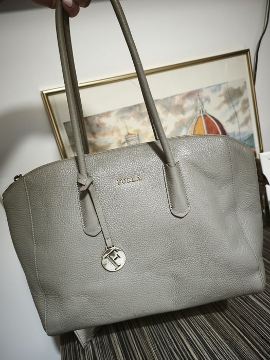 Furla Tote foarte frumoasă!