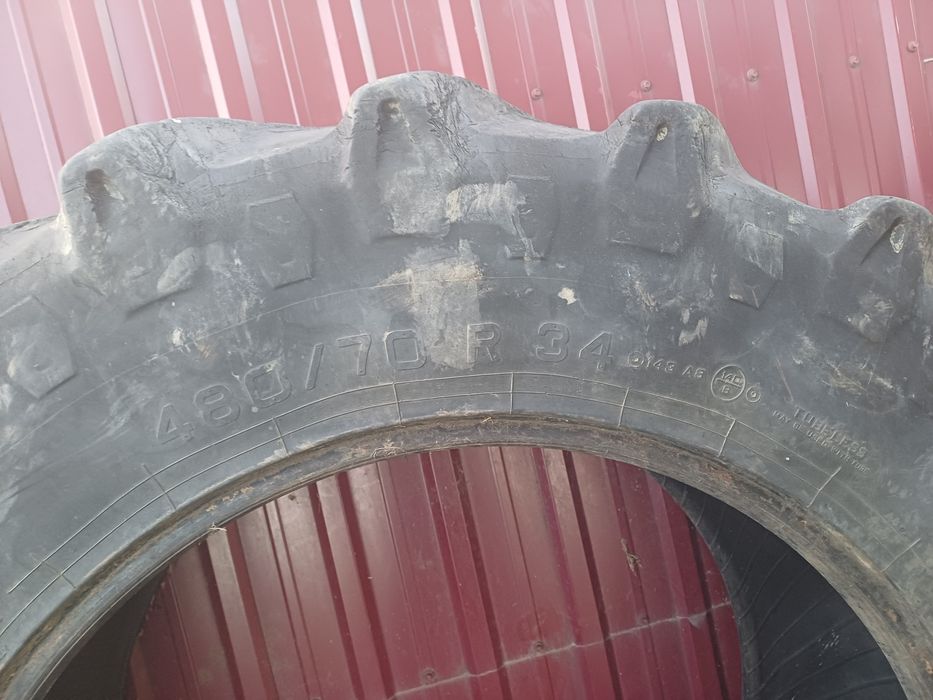 Vând cauciucuri 480 70 34 uzate pirelli