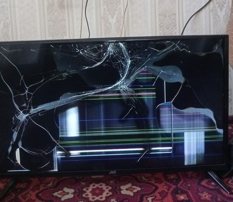 Продам неисправный телевизор JVC.