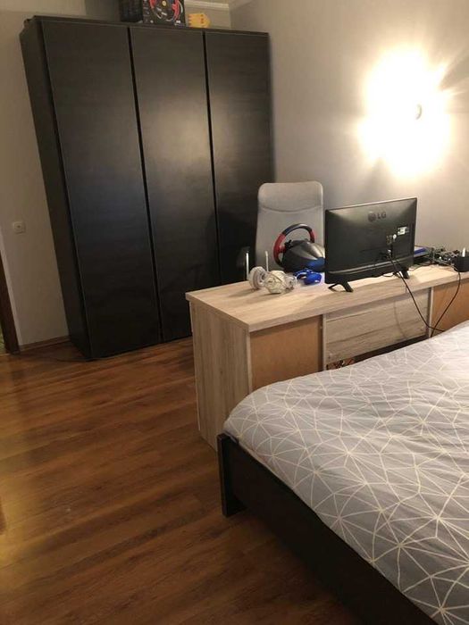 Дава се под наем Тристаен апартамент в Бургас, Зорница - 115 кв.м за 204 € - Снимка #1