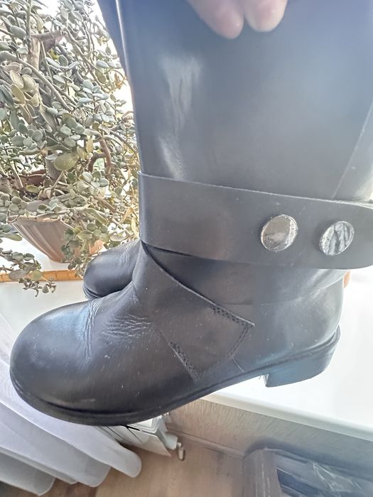 Продам ботинки женские