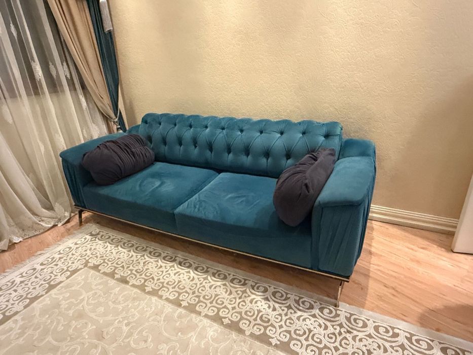 Диван для дома.