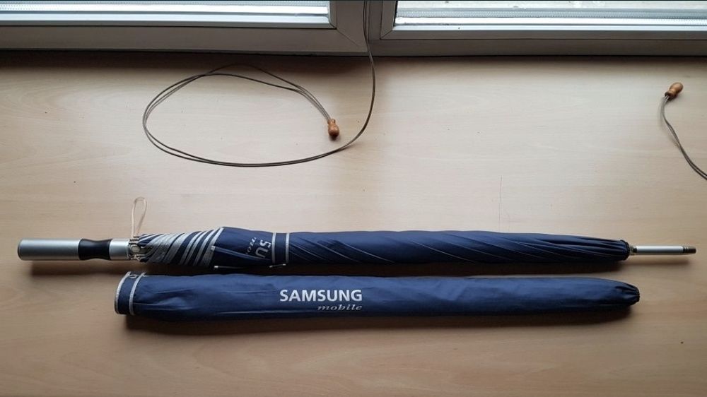 Зонт очень большой