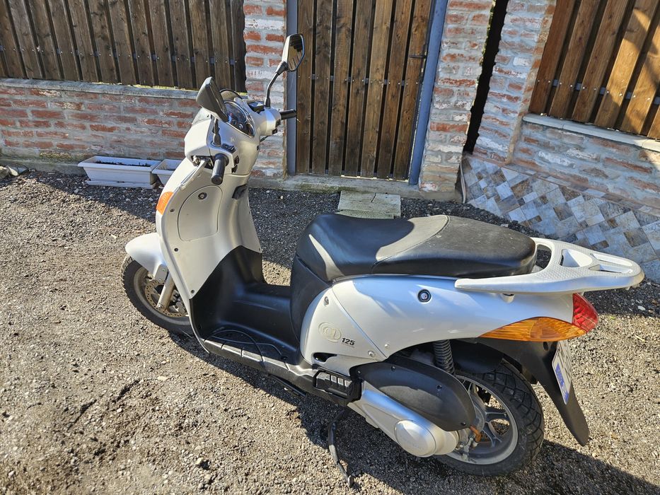 Vand Scooter 125 c Honda JF07