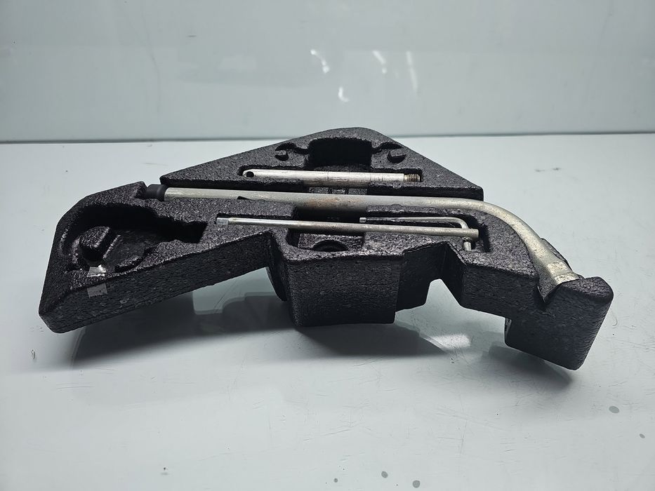 Cheie pentru roti Volkswagen Touareg (7LA, 7L6) [Fabr 2003-2010] 7L001