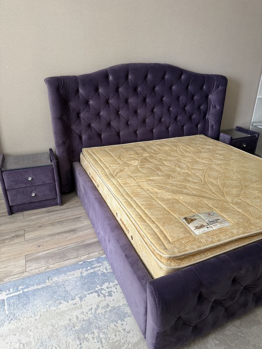 Кровать двуспальная