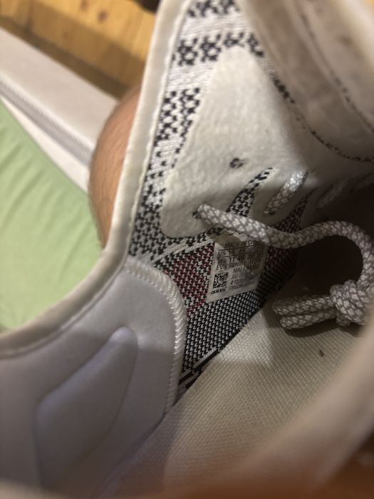 UA Yezzy 350 V2 Zebra ( висококачествени )