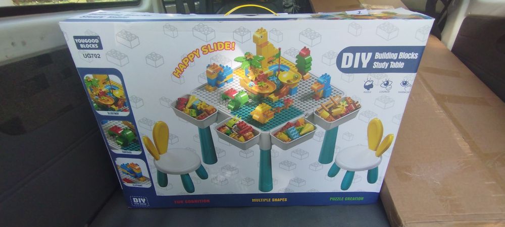 Лего столик+2 стула в комплекте 300шт лего