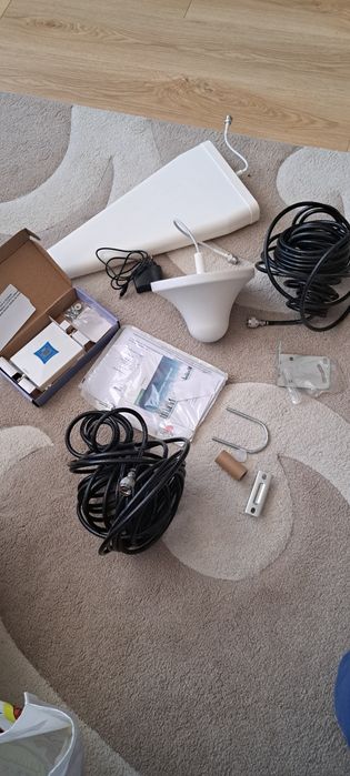 NOU !!! Amplificator semnal GSM 900 MHz, iUni KW17W-GSM, Digital