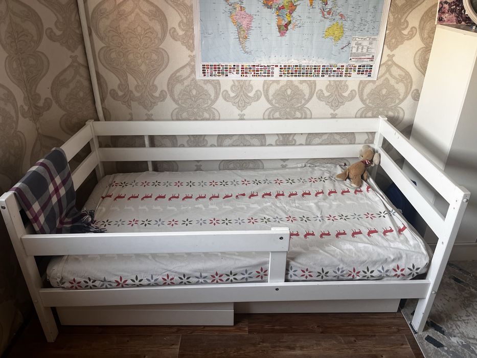 Продам кровать детскую