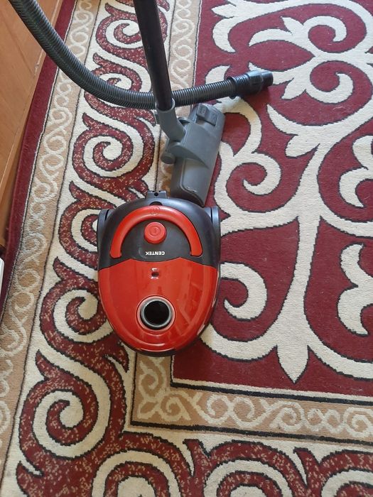 Продам пылесос CENTEK.