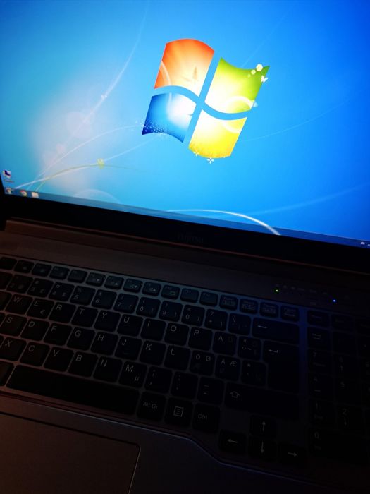 Fujitsu Lifebook E754