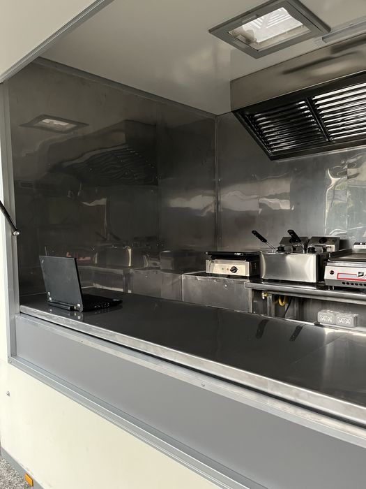 Rulota comerciala Fast Food / Food Truck de inchiriat