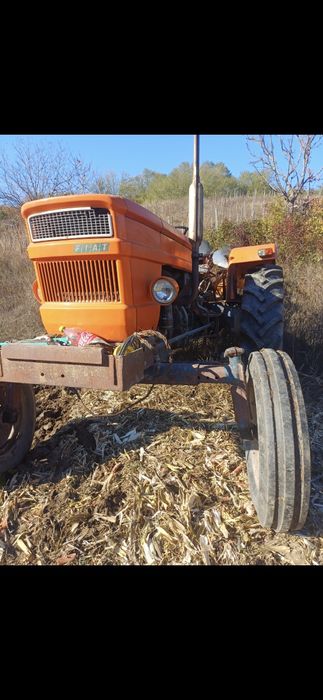 Plug reversibil cu 3 brazde