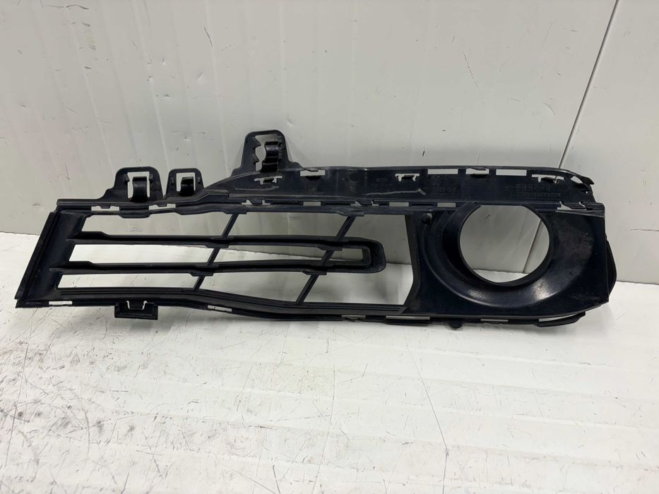 Дясна решетка предна броня БМВ Ф30 Ф31 Фейс BMW F30LCI F31LCI