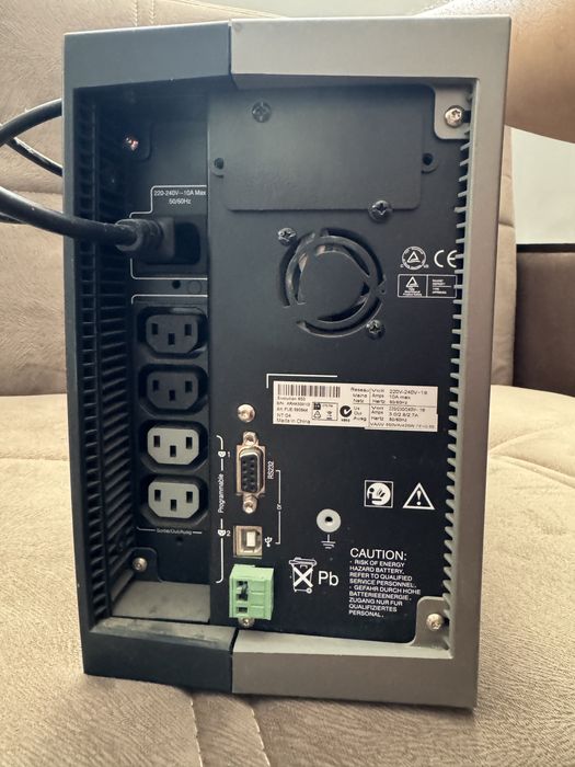 UPS (Источник бесперебойного питания)