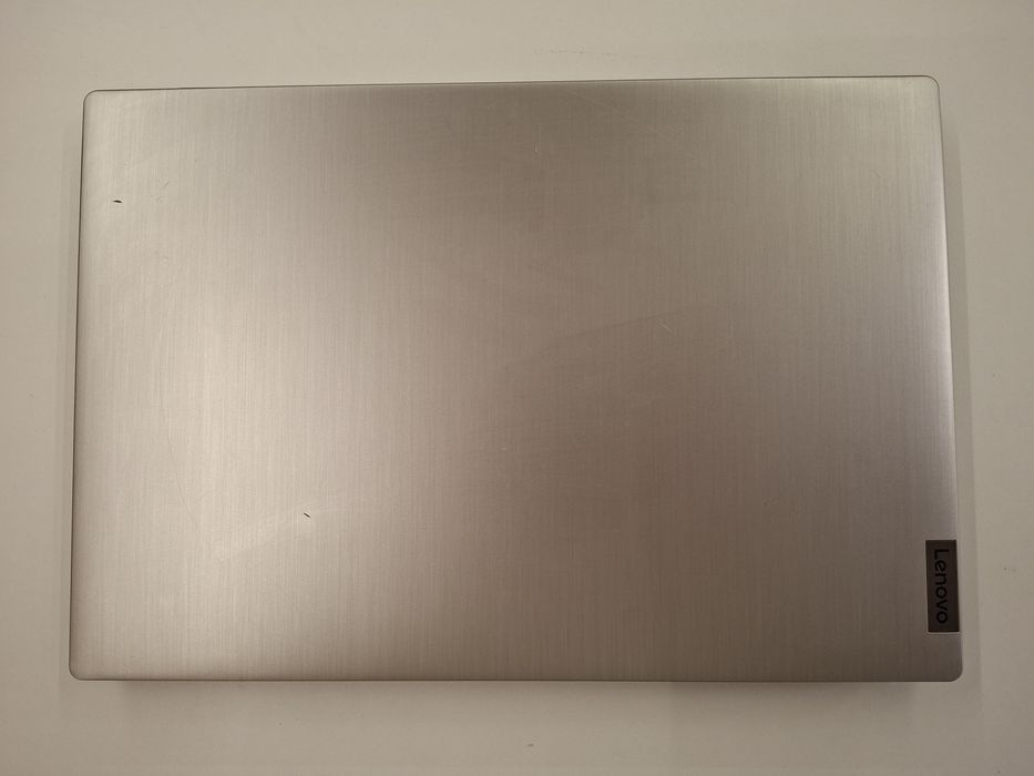 Lenovo IdePad 3 Intel Core i5 / Windows 11 / 8GB RAM / SSD 238GB