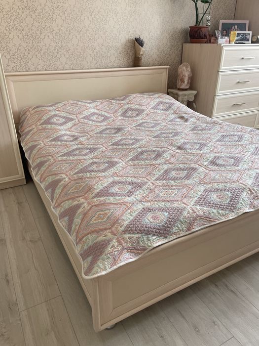 Кровать двух спальная