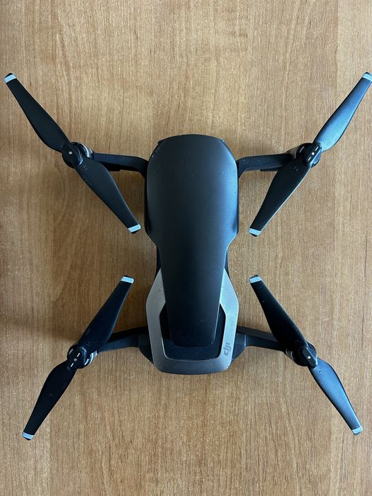 Продам дрон dji mavic air