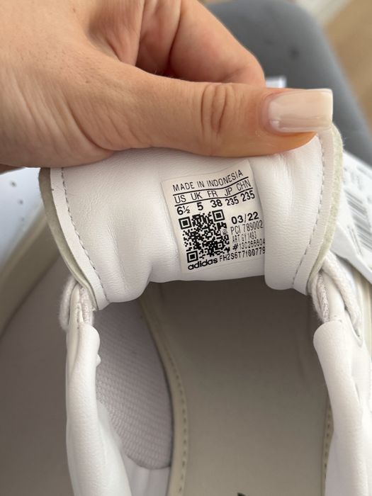 продам кроссовки adidas оригинал